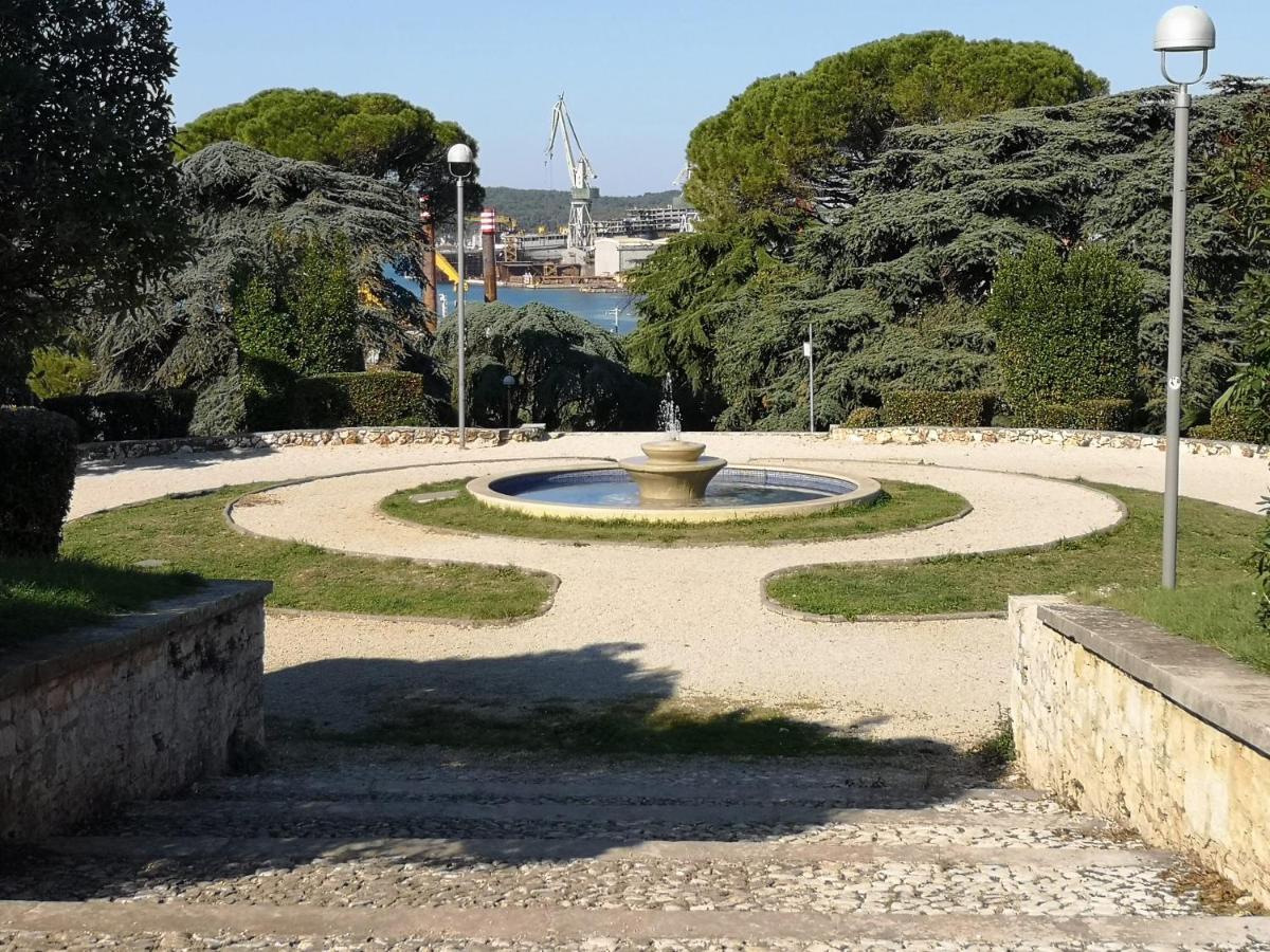 Apartman Monte Zaro Park Pula Exteriör bild